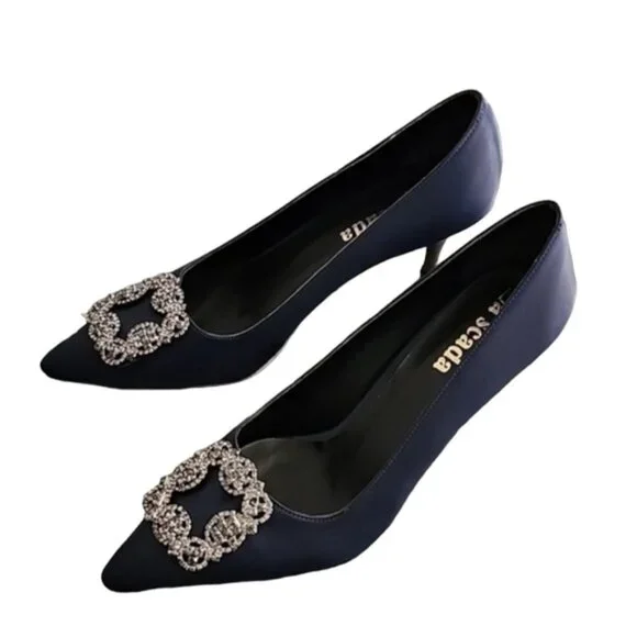 LA SCADA Navy Satin Pumps 37 7 Heels Jeweled Brooch Pointy Toe Euro Luxe - Picture 5 of 16
